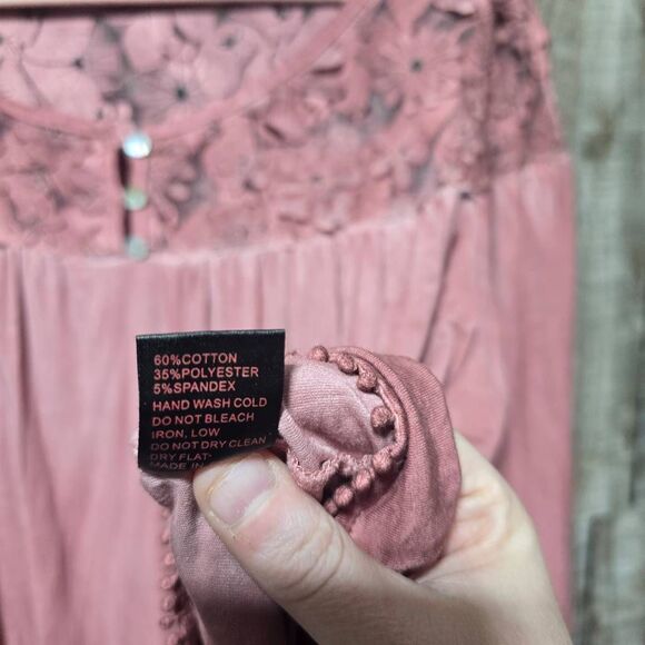 Pol Pink Flower Applique Long Sleeve Blouse - Picture 6 of 6